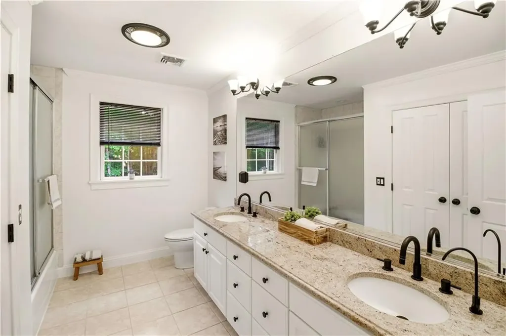 55 Burns Way East Greenwich RI 02818