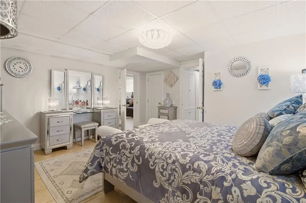 55 Burns Way East Greenwich RI 02818