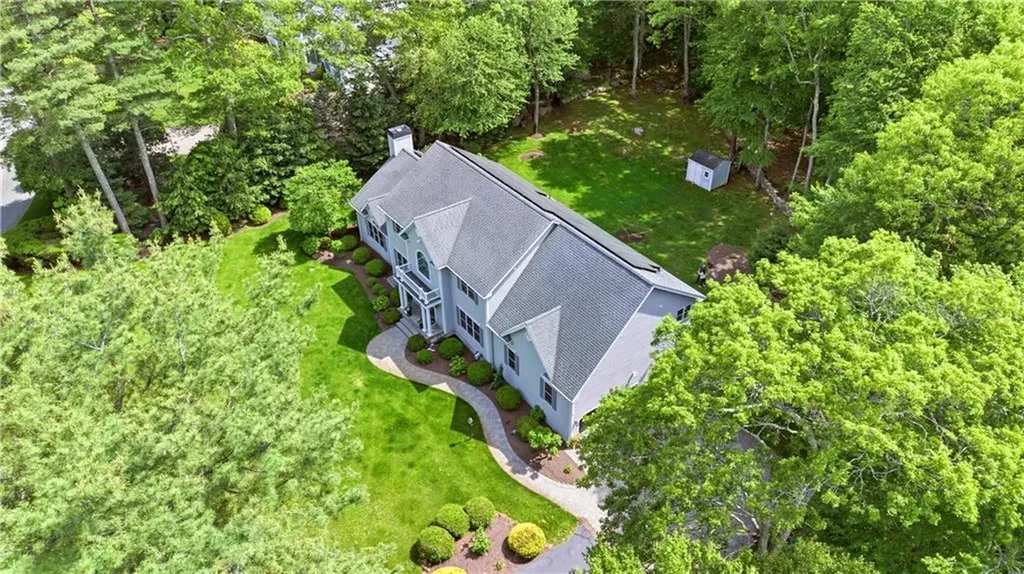 55 Burns Way East Greenwich RI 02818