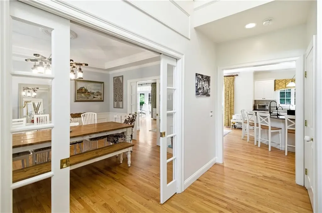 55 Burns Way East Greenwich RI 02818