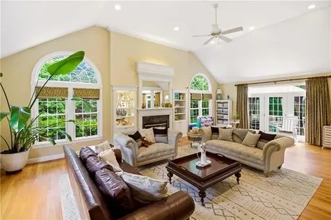 55 Burns Way East Greenwich RI 02818