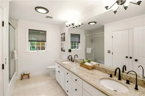 55 Burns Way East Greenwich RI 02818