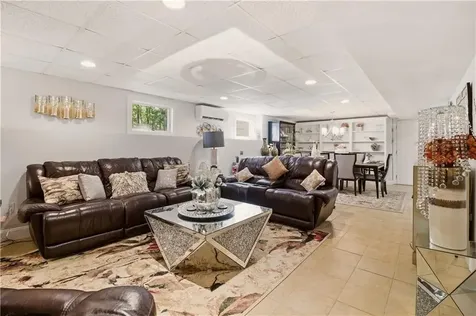 55 Burns Way East Greenwich RI 02818