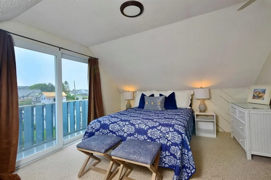 24 Redwood Drive Narragansett RI 02882