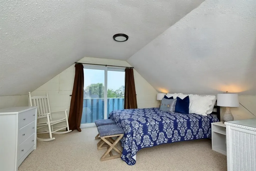 24 Redwood Drive Narragansett RI 02882