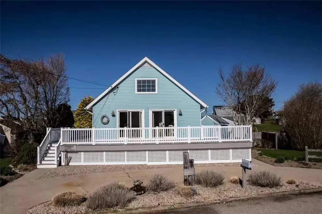 24 Redwood Drive Narragansett RI 02882