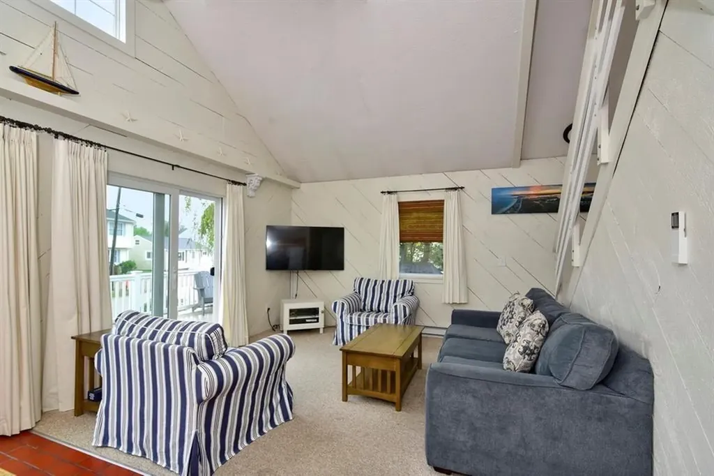 24 Redwood Drive Narragansett RI 02882
