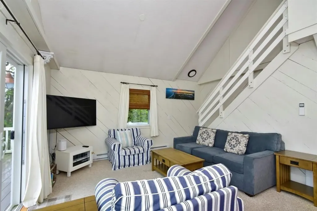 24 Redwood Drive Narragansett RI 02882