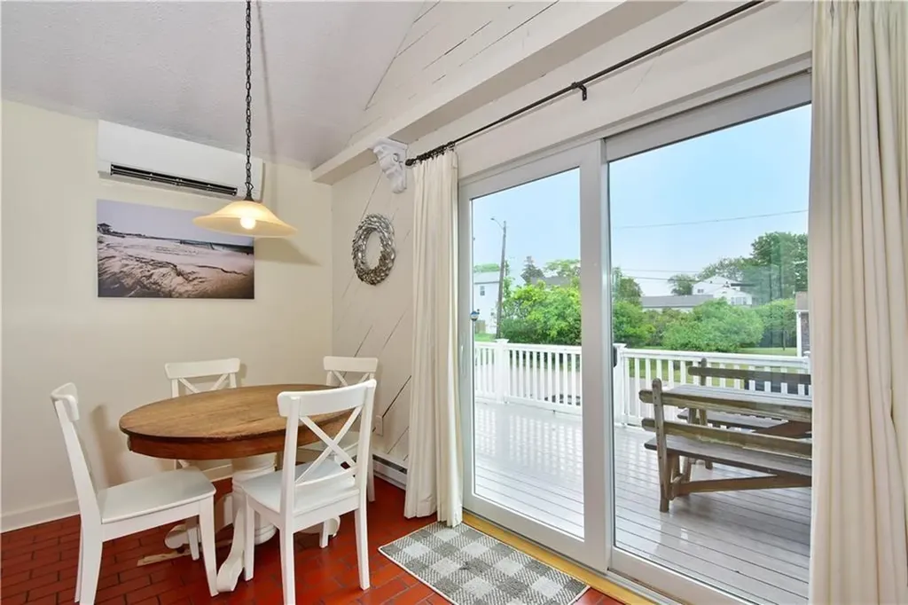 24 Redwood Drive Narragansett RI 02882