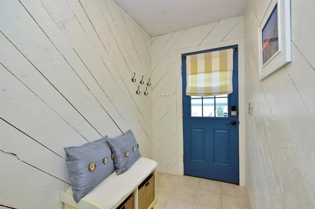 24 Redwood Drive Narragansett RI 02882
