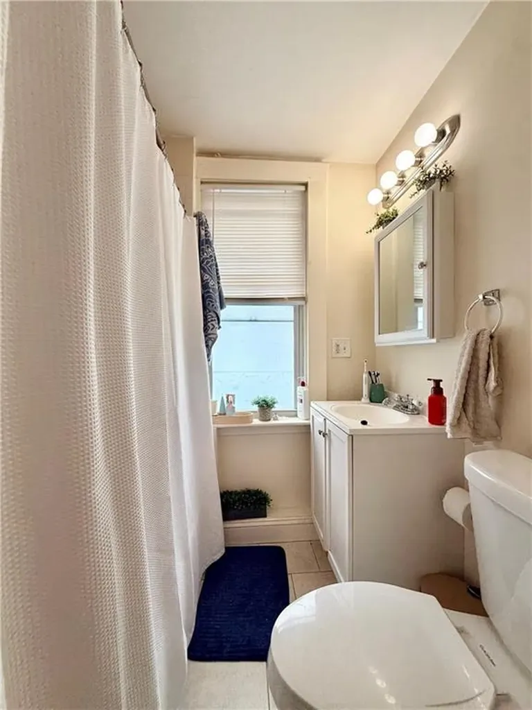 40 42 Richter Street Providence RI 02908
