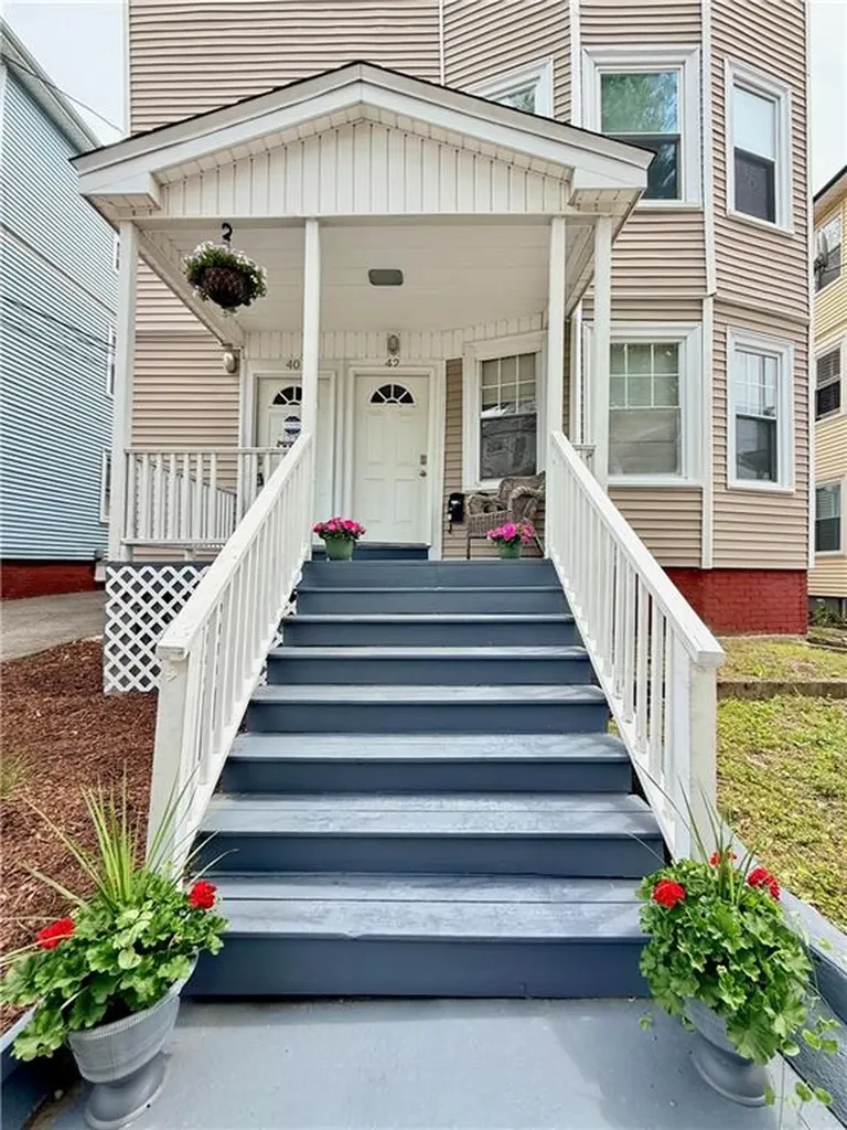 40 42 Richter Street Providence RI 02908