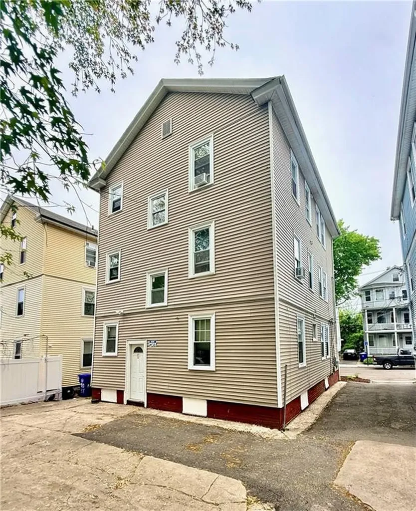 40 42 Richter Street Providence RI 02908