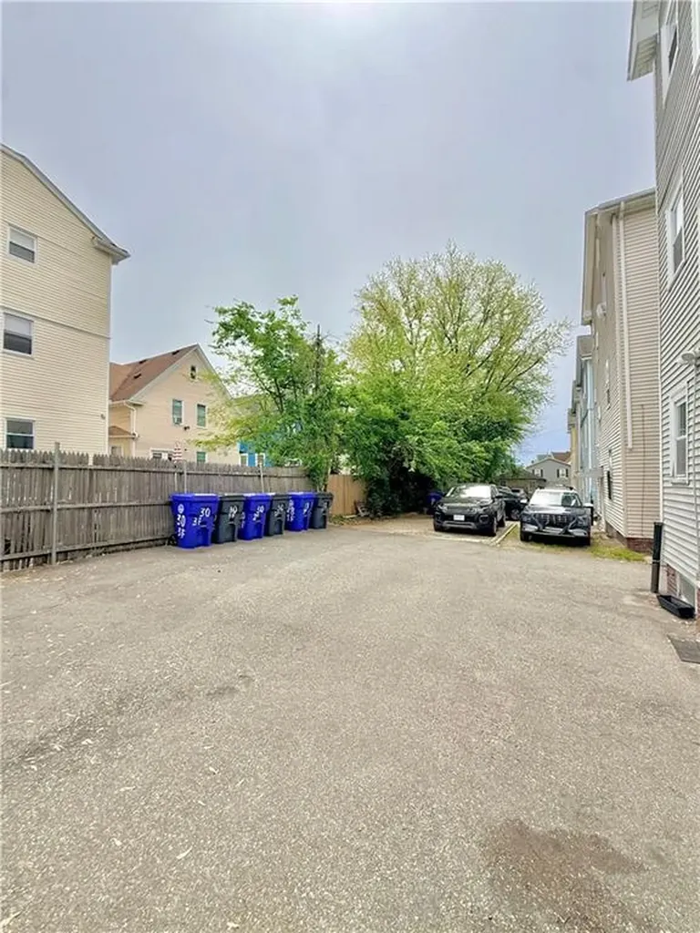 40 42 Richter Street Providence RI 02908