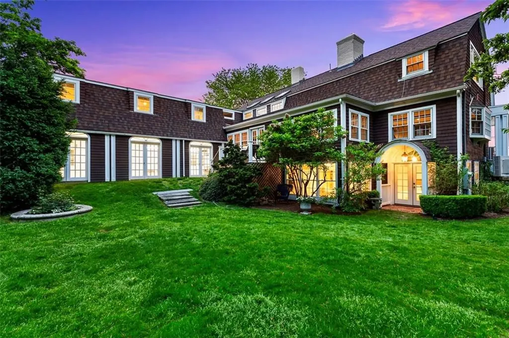 81 Mathewson Road Barrington RI 02806