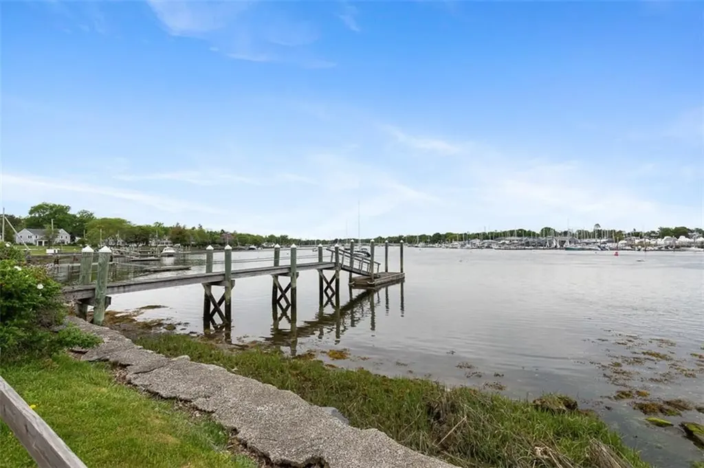 81 Mathewson Road Barrington RI 02806