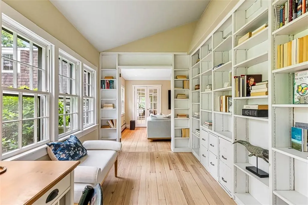 81 Mathewson Road Barrington RI 02806