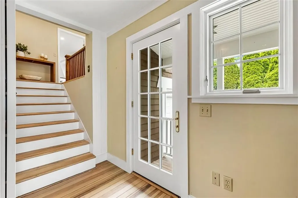 81 Mathewson Road Barrington RI 02806