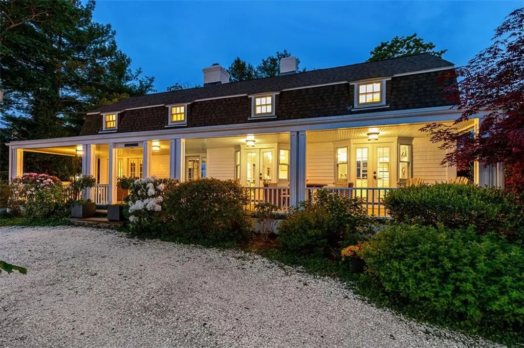 81 Mathewson Road Barrington RI 02806