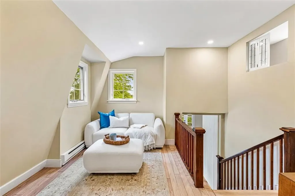81 Mathewson Road Barrington RI 02806