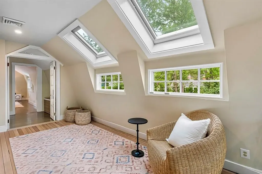 81 Mathewson Road Barrington RI 02806