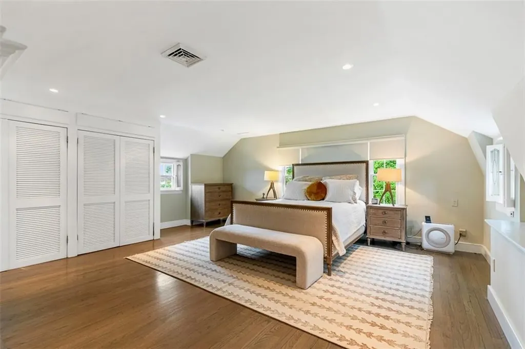 81 Mathewson Road Barrington RI 02806