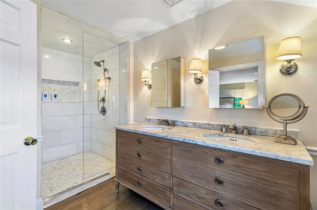 81 Mathewson Road Barrington RI 02806