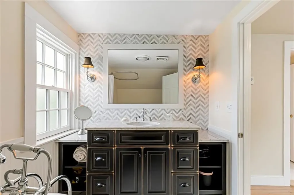 81 Mathewson Road Barrington RI 02806