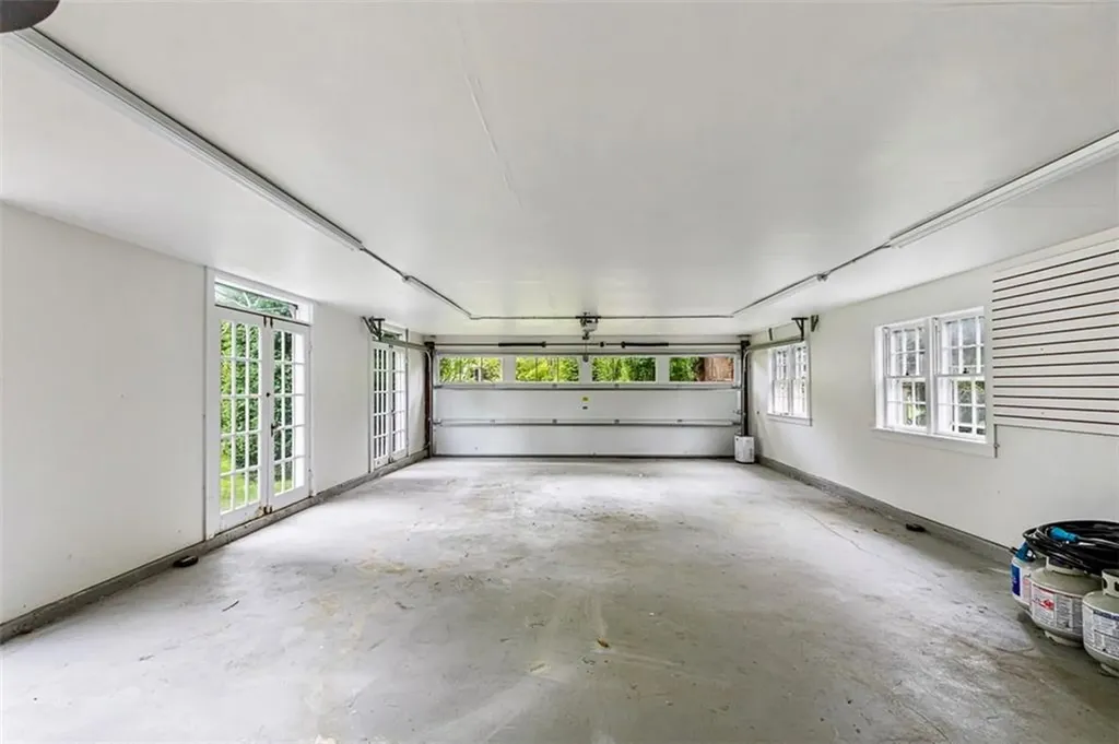 81 Mathewson Road Barrington RI 02806