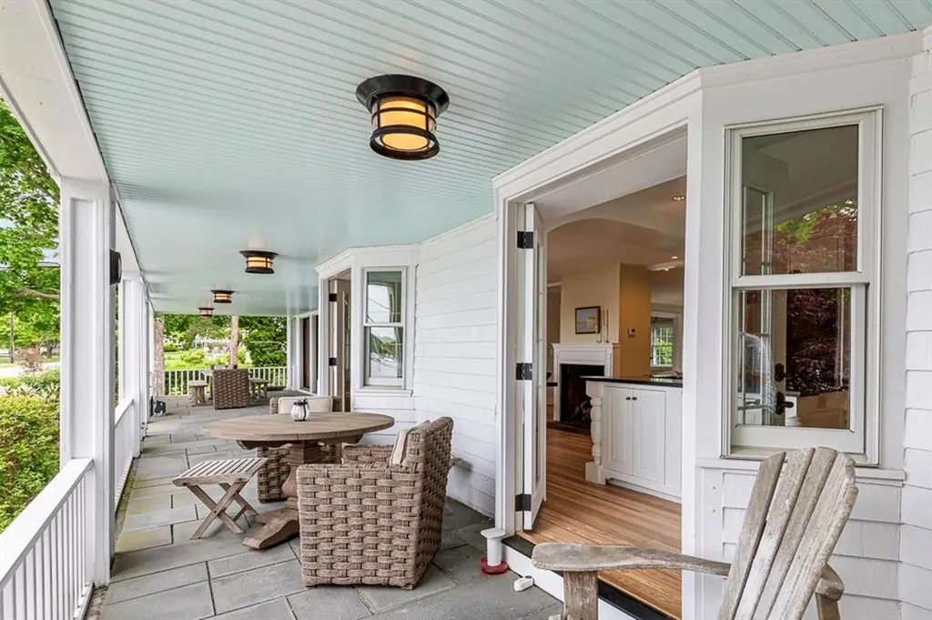 81 Mathewson Road Barrington RI 02806