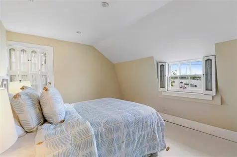 81 Mathewson Road Barrington RI 02806