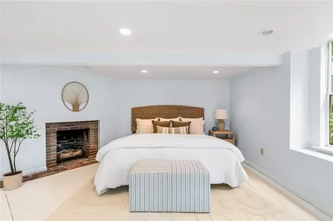 81 Mathewson Road Barrington RI 02806