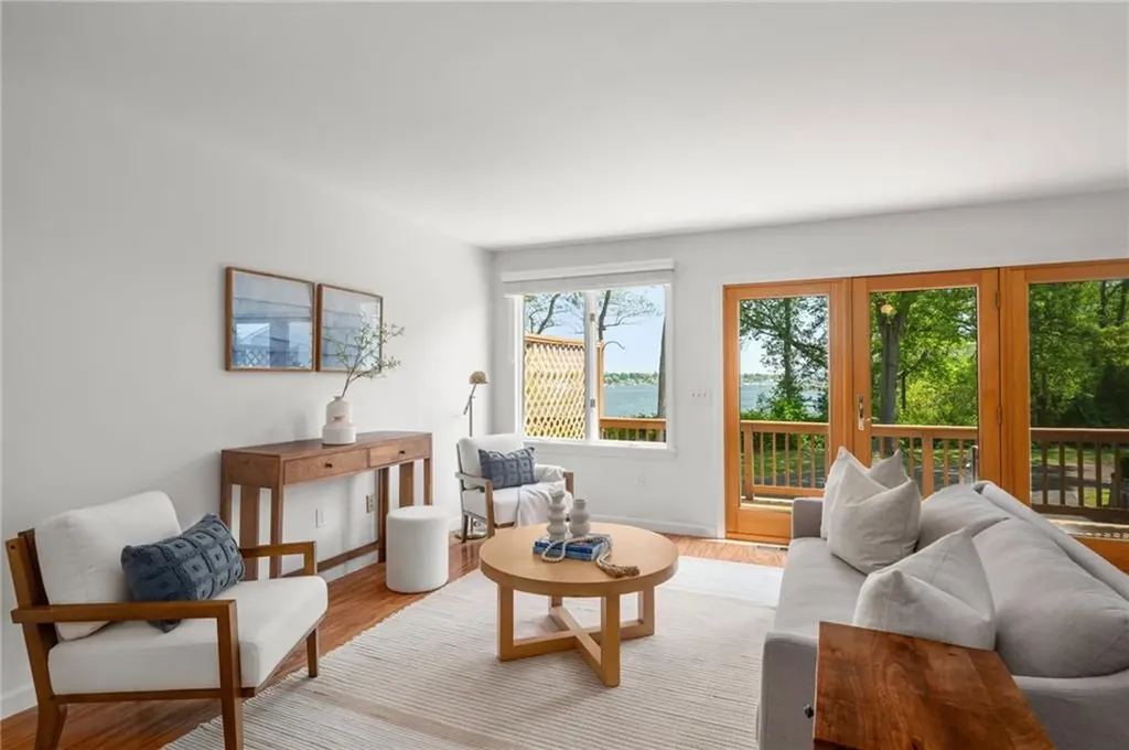 858 Bullocks Point Avenue East Providence RI 02915