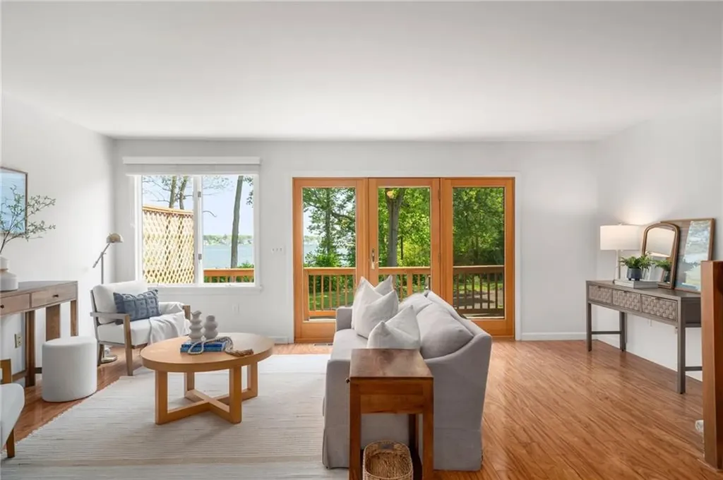 858 Bullocks Point Avenue East Providence RI 02915