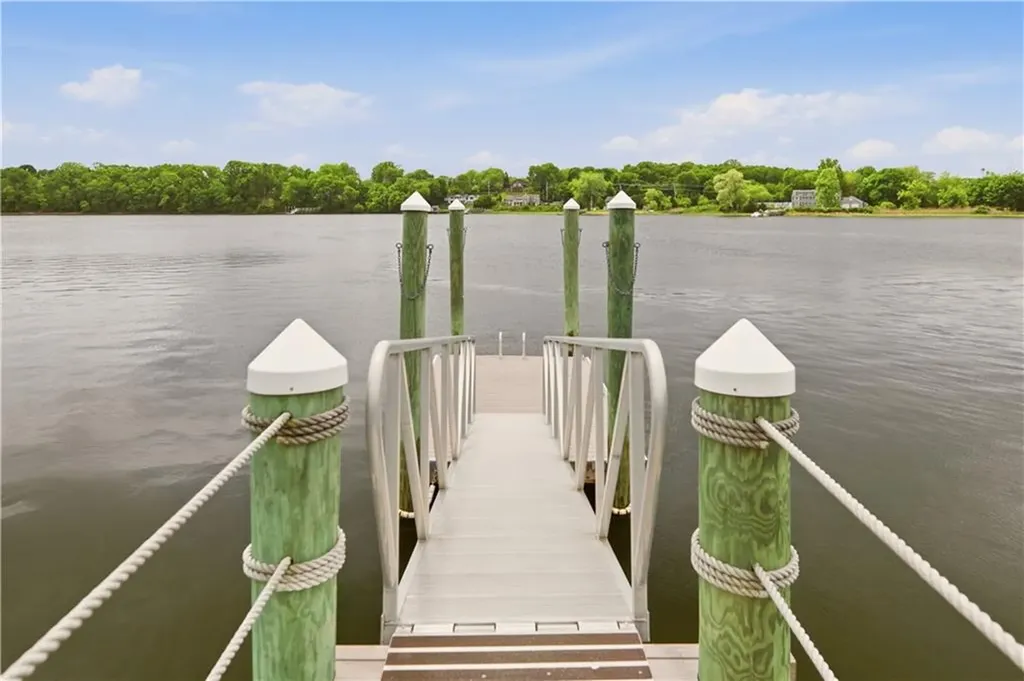 11 Opechee Drive Barrington RI 02806