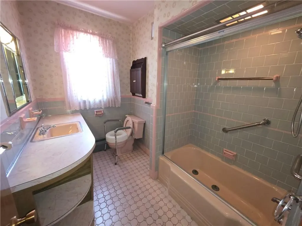 110 Petteys Avenue Providence RI 02909