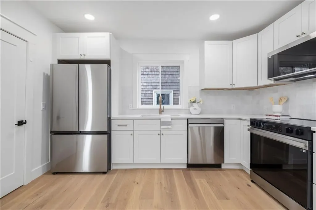 7 Sheffield Avenue Newport RI 02840