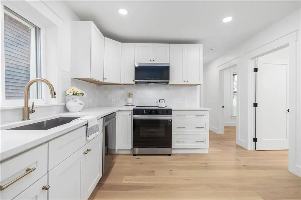 7 Sheffield Avenue Newport RI 02840