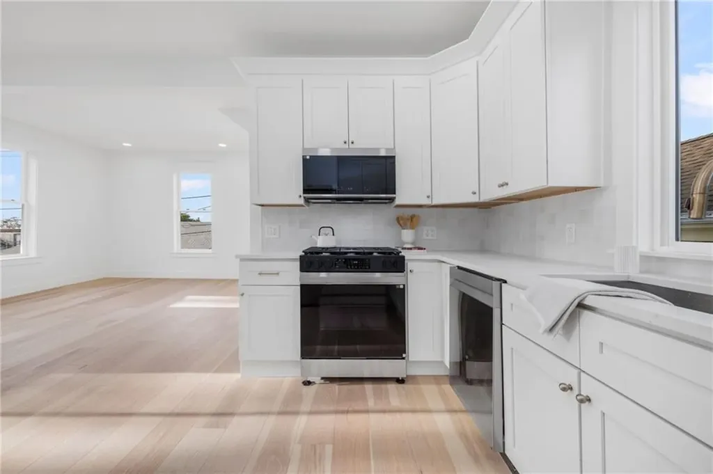 7 Sheffield Avenue Newport RI 02840