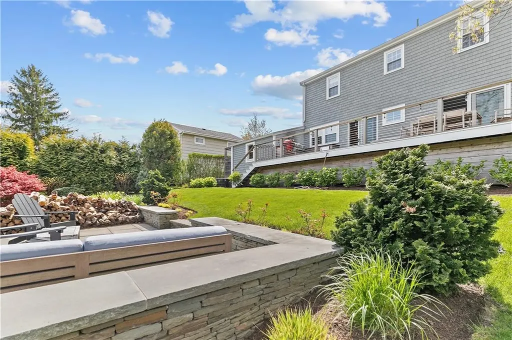 2 Bailey Terrace Middletown RI 02842