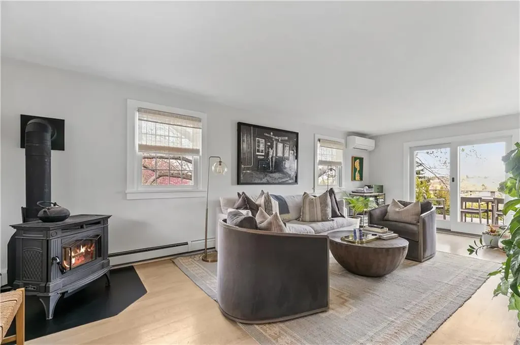 2 Bailey Terrace Middletown RI 02842