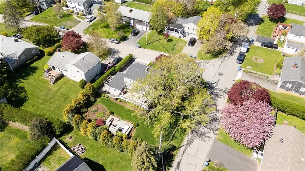 2 Bailey Terrace Middletown RI 02842