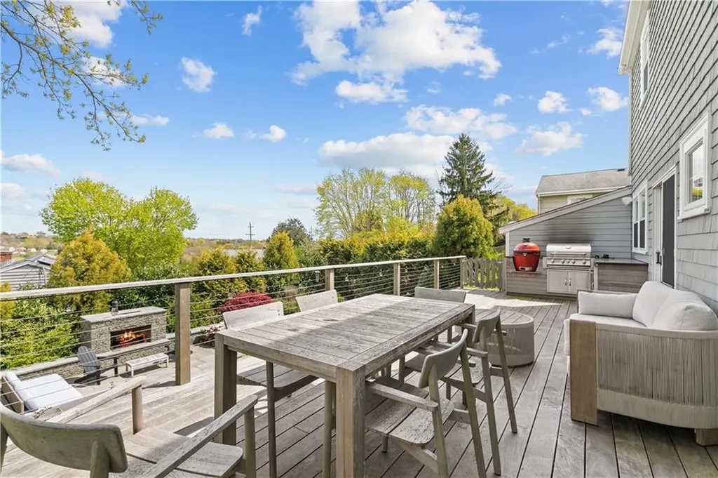 2 Bailey Terrace Middletown RI 02842