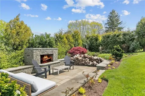 2 Bailey Terrace Middletown RI 02842