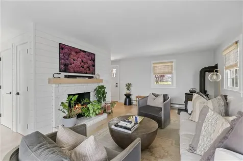 2 Bailey Terrace Middletown RI 02842