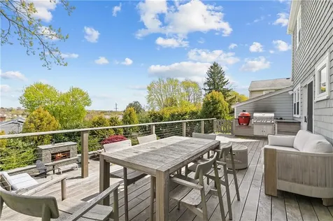 2 Bailey Terrace Middletown RI 02842