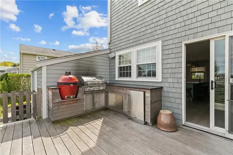 2 Bailey Terrace Middletown RI 02842