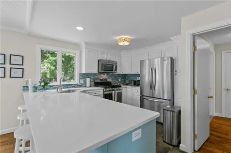 59 Berkley Avenue Portsmouth RI 02871