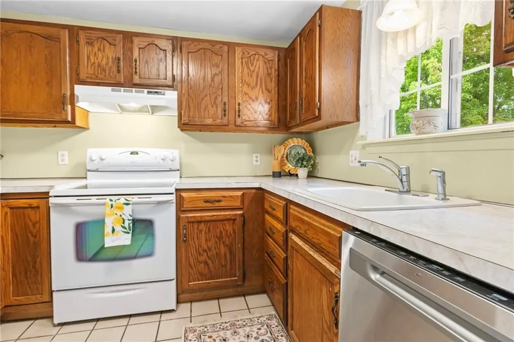 85 Governors Hill West Warwick RI 02893