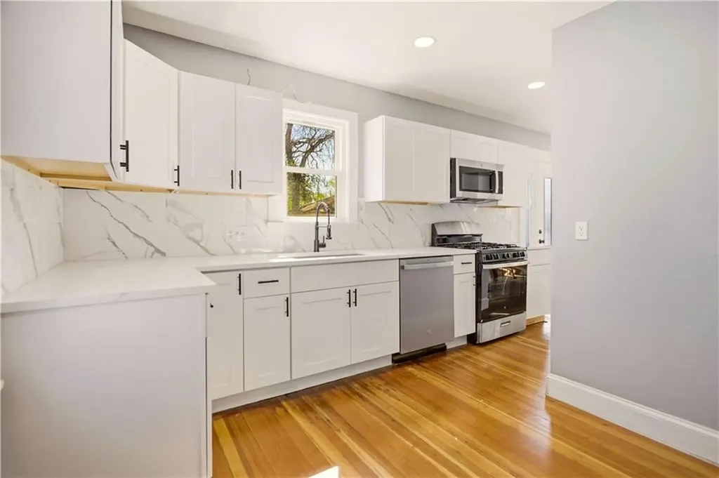 18 Harding Avenue Cranston RI 02905